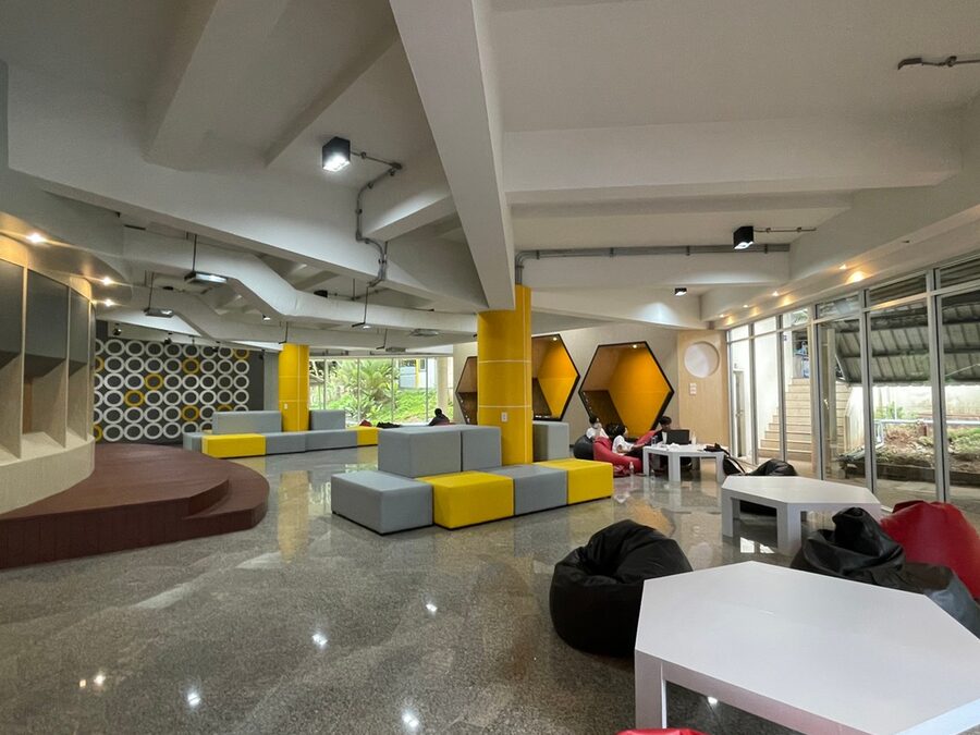 A lounge area in the InnoEM building where students can choose their own learning space